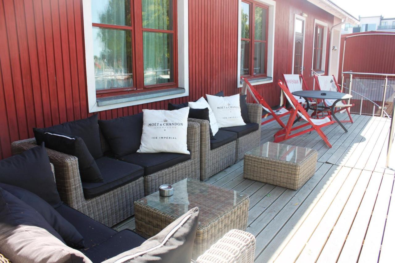 Paernu Jahtklubi Kuelalistemaja Hotel Exterior photo
